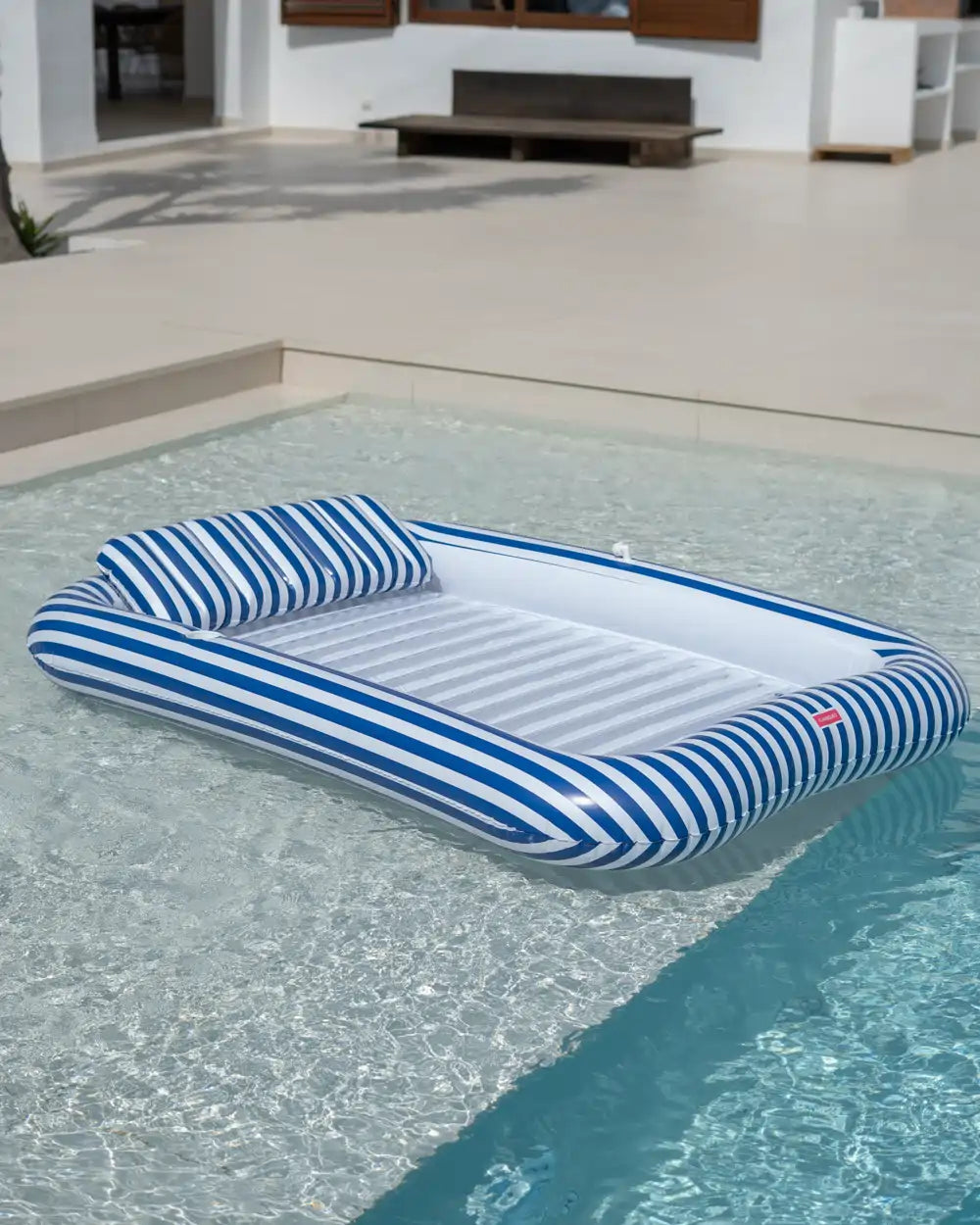 Piscina inflable con aspersor – SACHA
