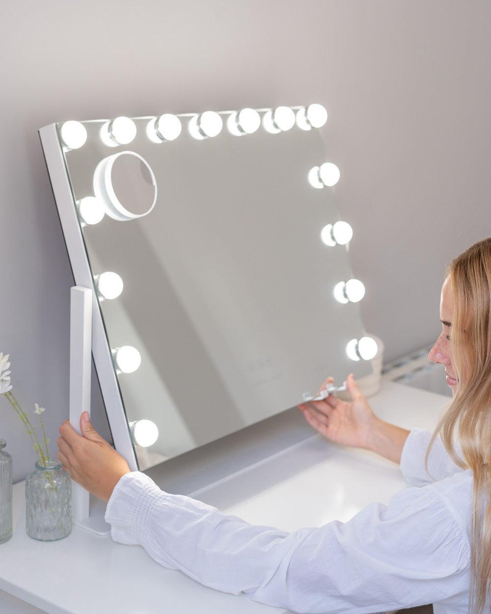 Espejo maquillaje con luz LED - BELLA - Flamingueo