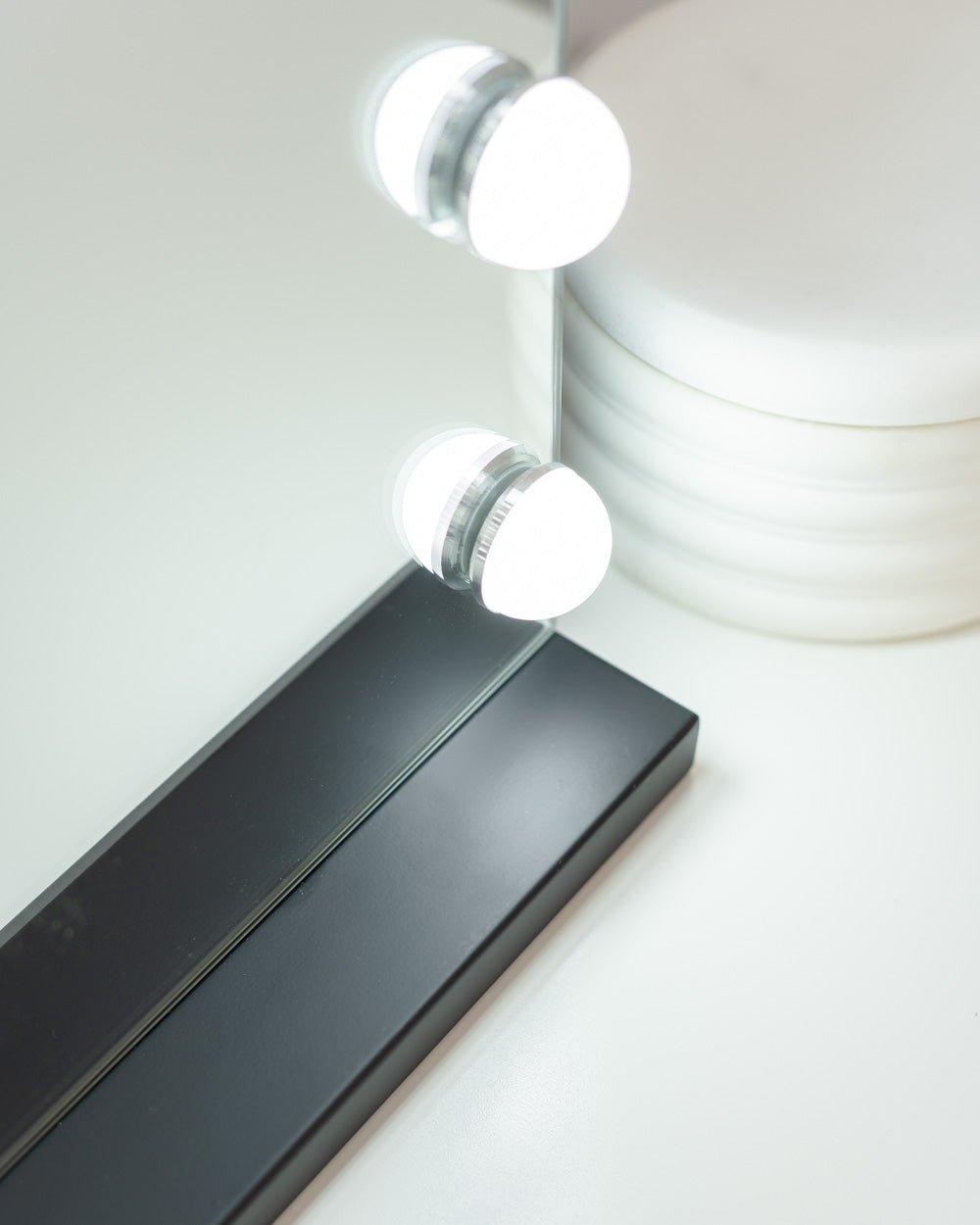 Espejo maquillaje con luz LED - KIM - Flamingueo