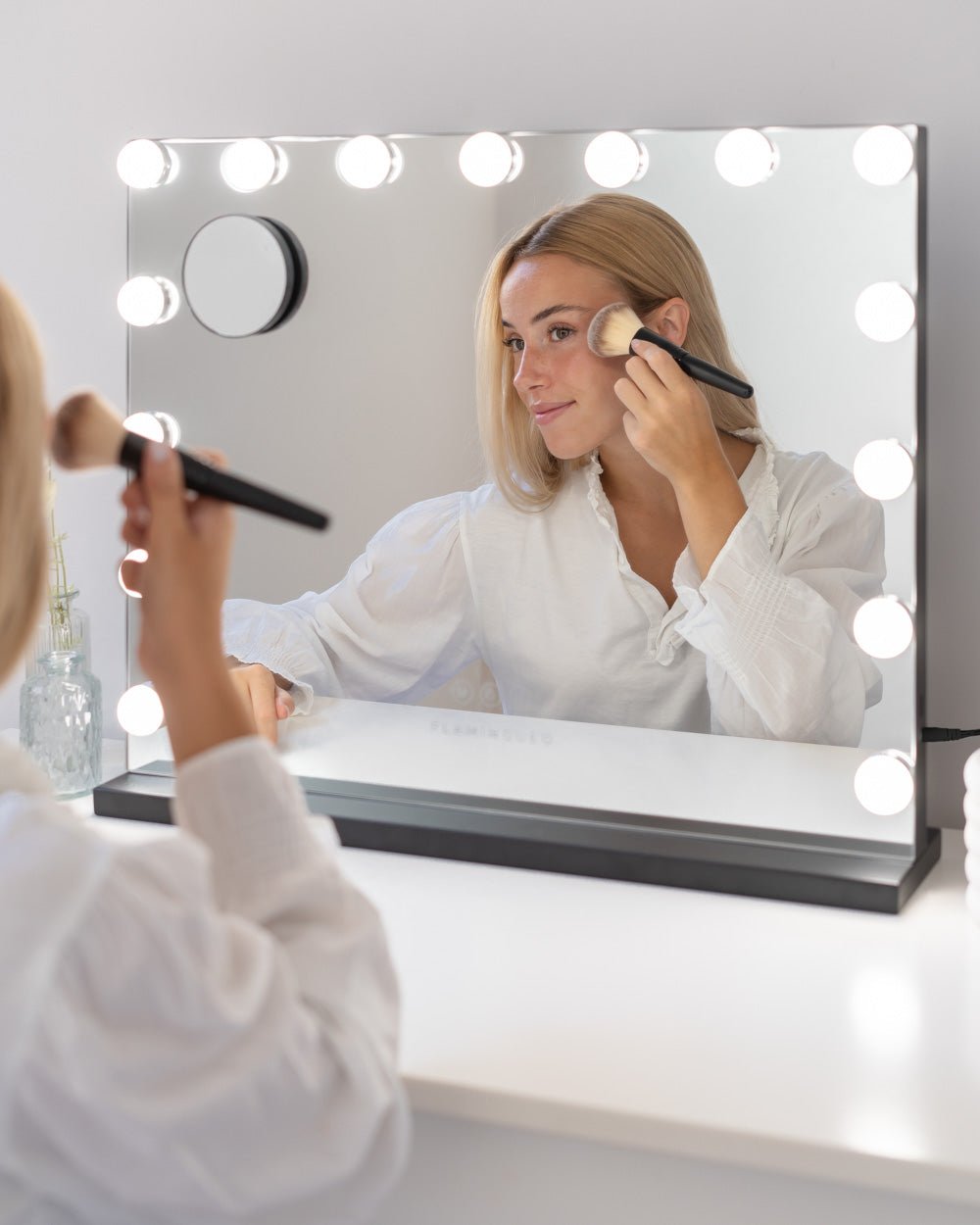 Espejo maquillaje con luz LED - KIM - Flamingueo