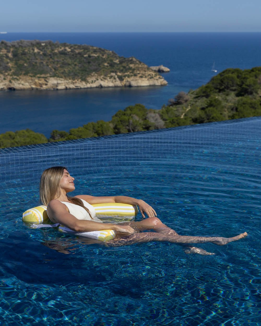 Flotador estilo silla amarilla - GALA - Flamingueo