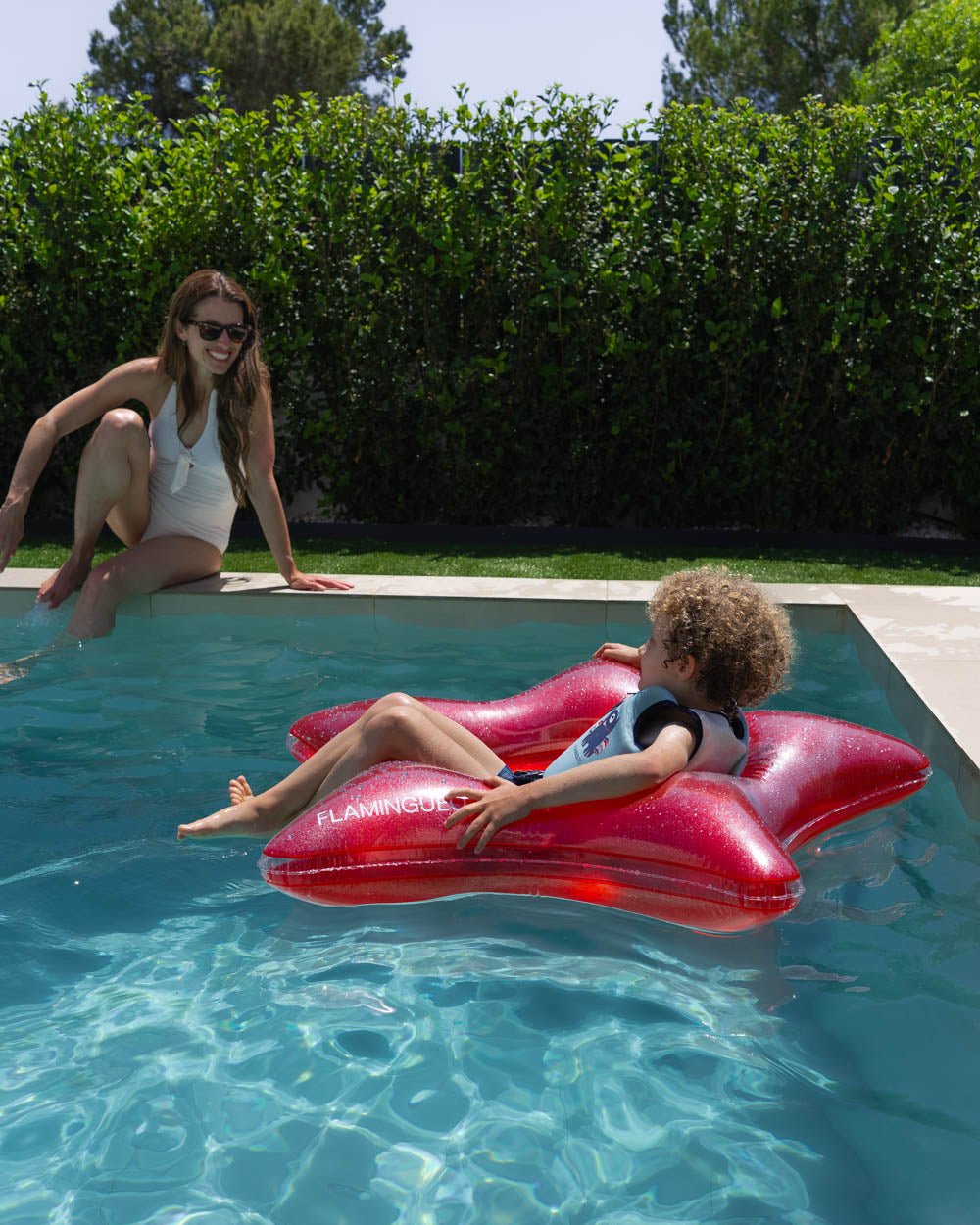 Flotador estrella roja - VEGA - Flamingueo