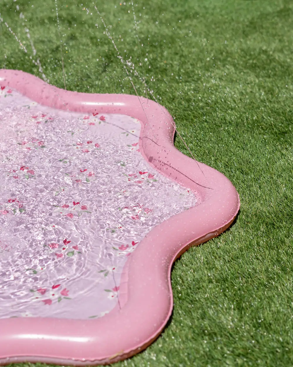 Alfombra de agua con aspersor infantil – DALIA