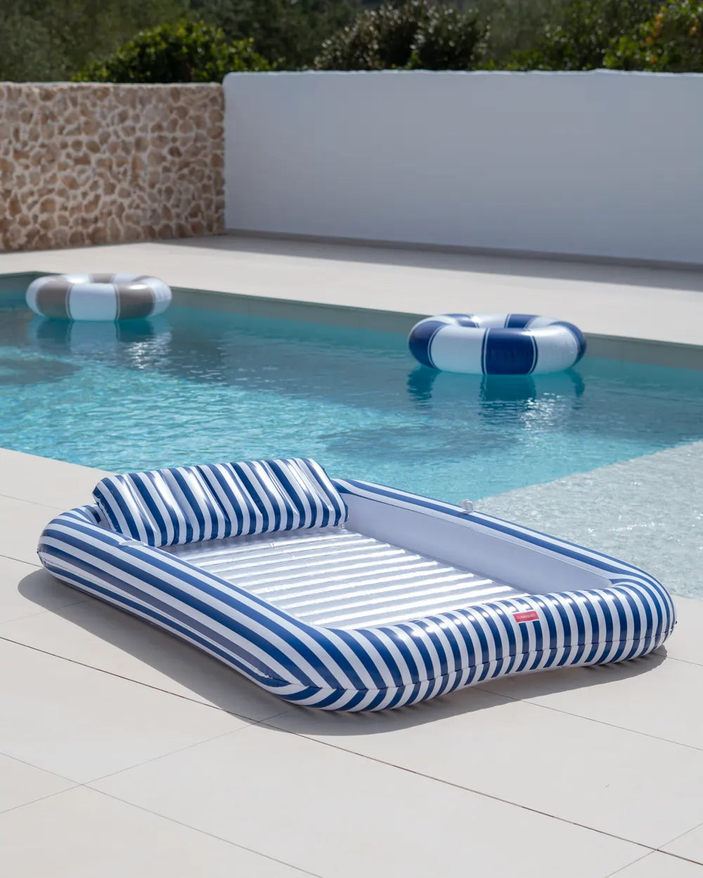 Piscina inflable con aspersor – SACHA